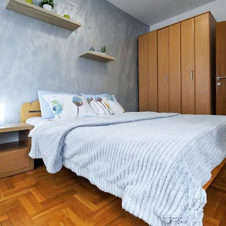 Ns In The Palm Of Your Hand Apartment *